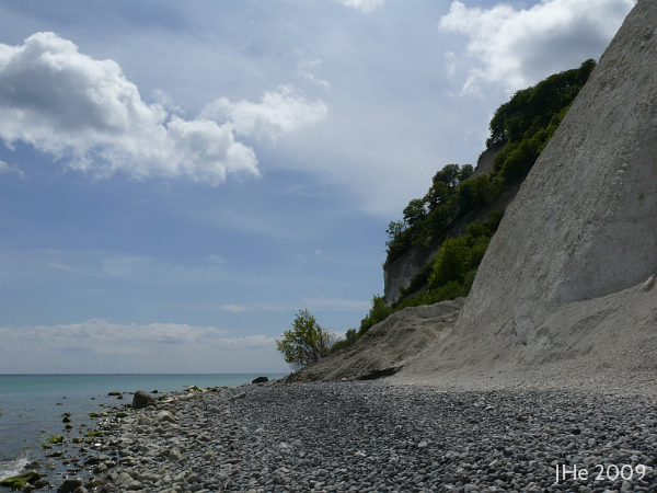 Møn Klint from the beach, photo by JHe 2009